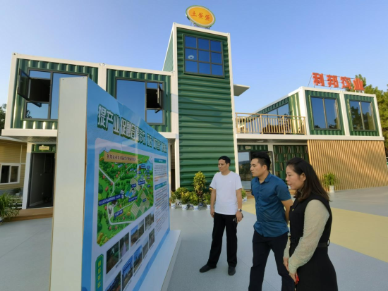 江西南昌：90后小伙養(yǎng)雞創(chuàng)業(yè) 譜寫鄉(xiāng)村振興“青春之歌”